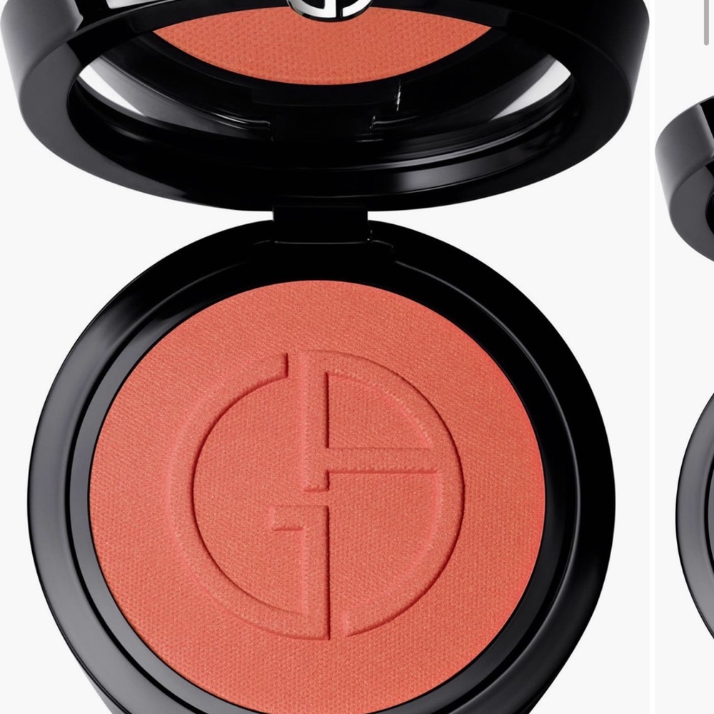 Giorgio Armani Luminous silk glow blush offbeat